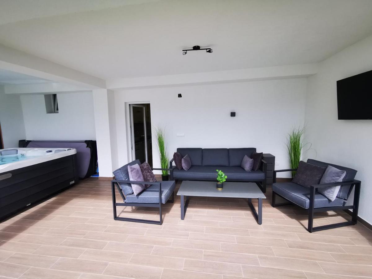 Istocno Sarajevo Apartment Luaran gambar